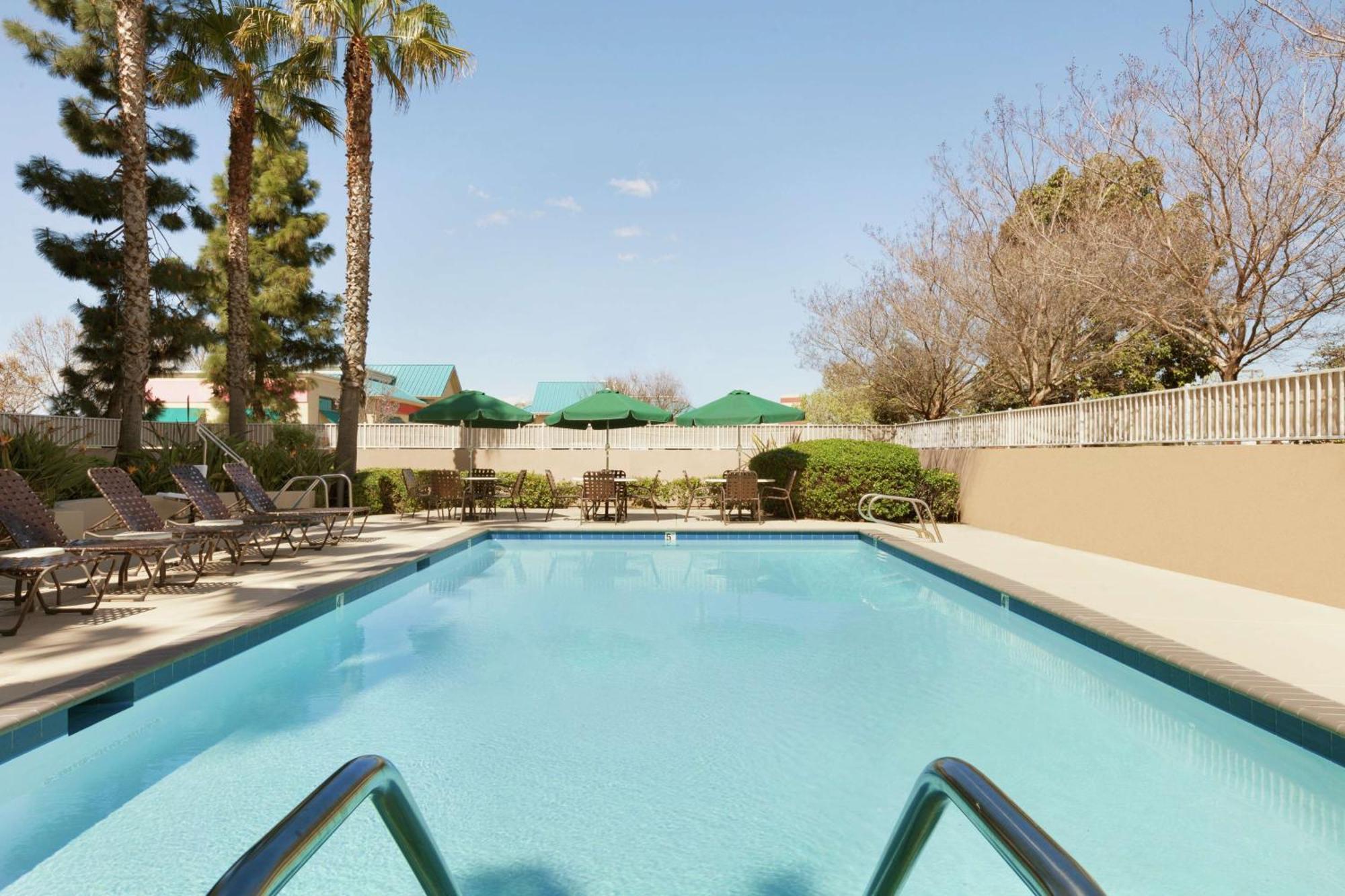 Hilton Garden Inn Gilroy Buitenkant foto
